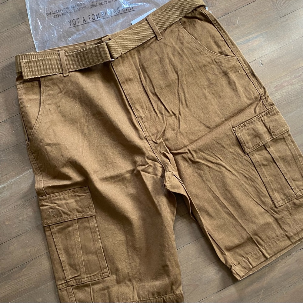 NWT Blue Rock Men’s Belted Cargo Shorts - size 36